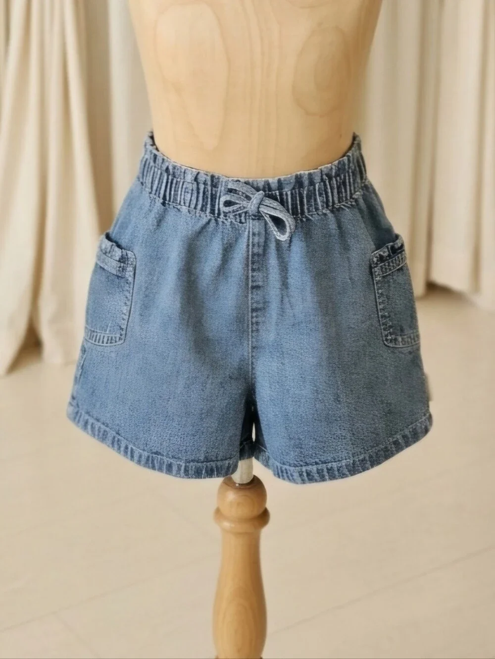 Carter's Girls Denim Shorts Size 5 Elastic Waist Ruffle Pocket Accents